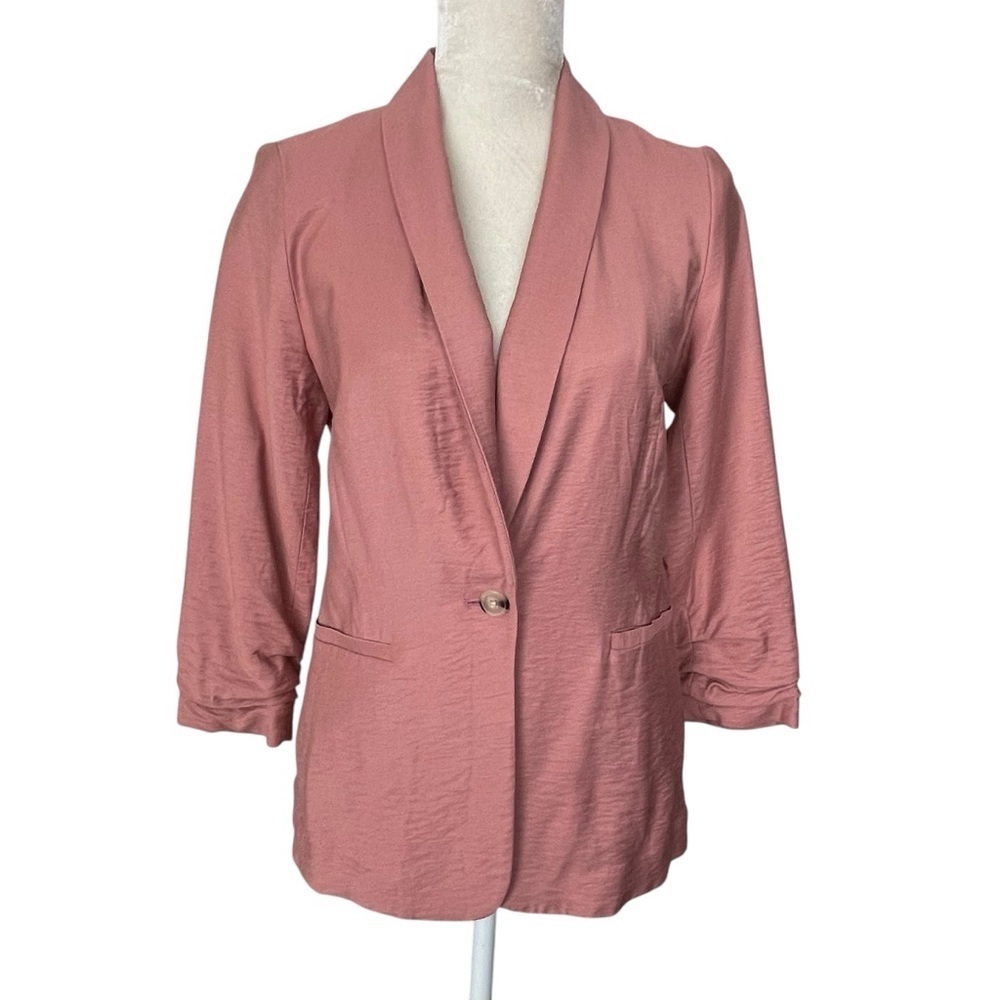 LC Lauren Conrad Blush Pink Satin Blazer Women’s Size XS
 Ruched 3/4 Sleeves